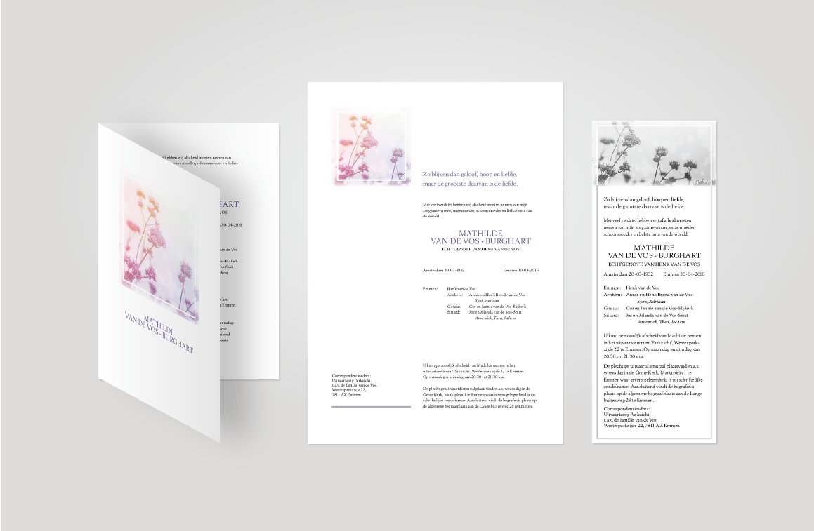 Rouwkaart en rouwadvertentie met bloemen en vierkant paars